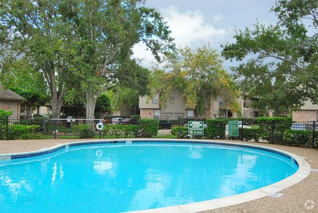 Building Photo - Green Arbor Apts.