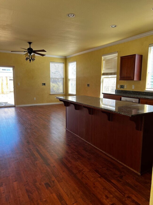 Foto del edificio - 566 Tioga Pass Ct