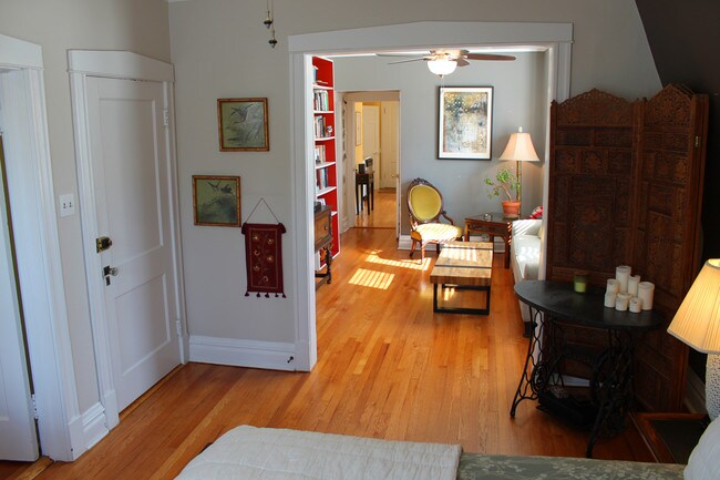 Foto del edificio - 4903 N Hoyne Ave