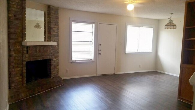 Building Photo - 1201 Dobie Dr