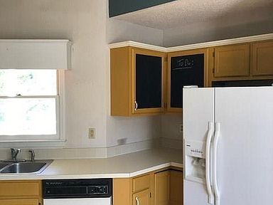Foto del edificio - 2101 Adams Farm Pkwy
