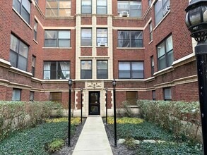 Building Photo - 1058 W Granville Ave
