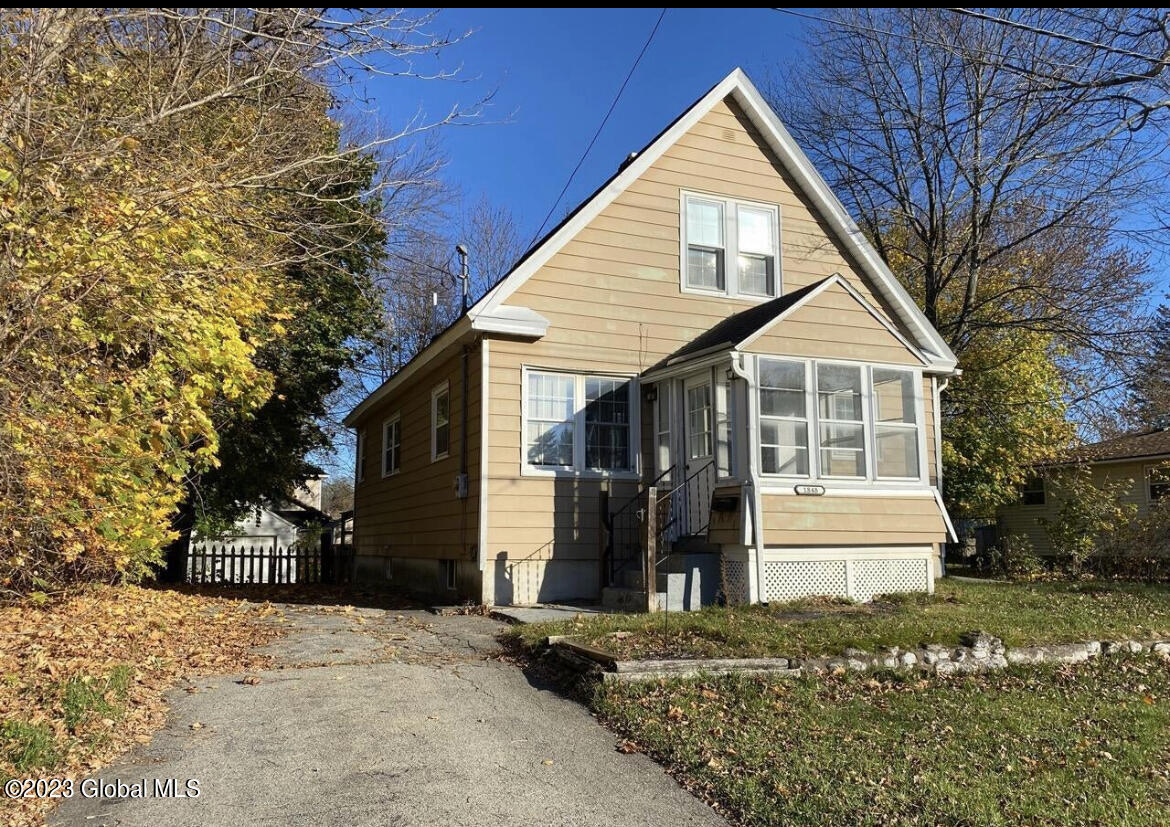Primary Photo - 1848 Rensselaer Ave