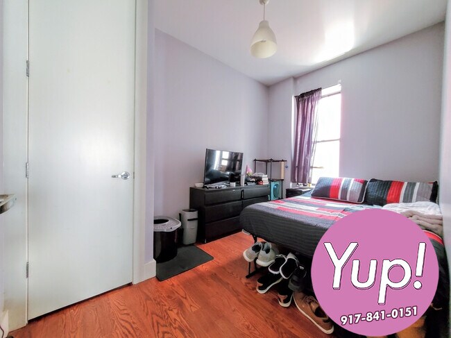 Building Photo - 1530 Park Plz