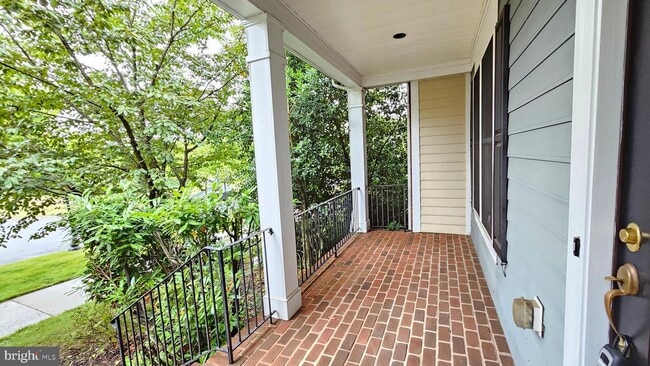 Building Photo - 3832 Carriage Hill Dr