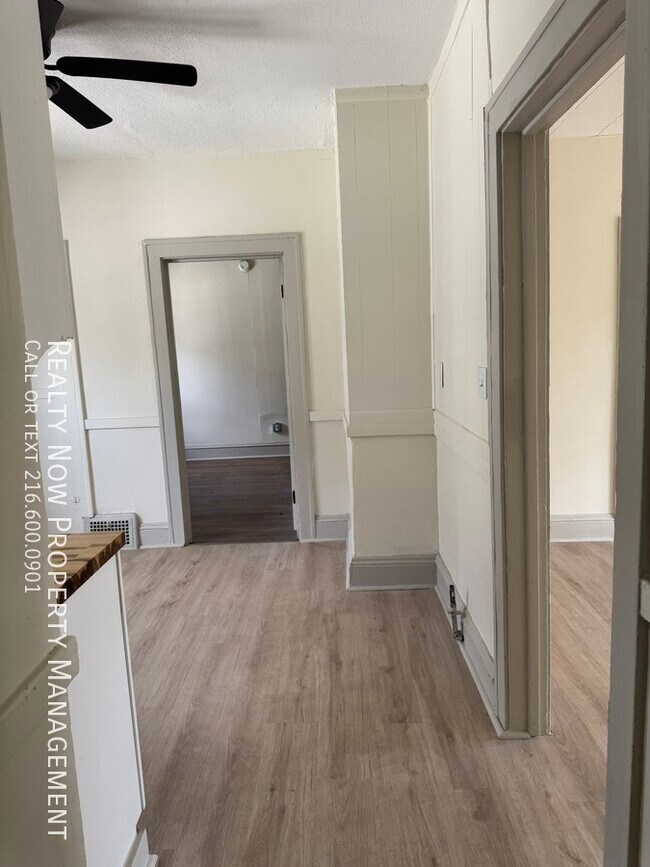 Foto del edificio - 2649 E 110th St