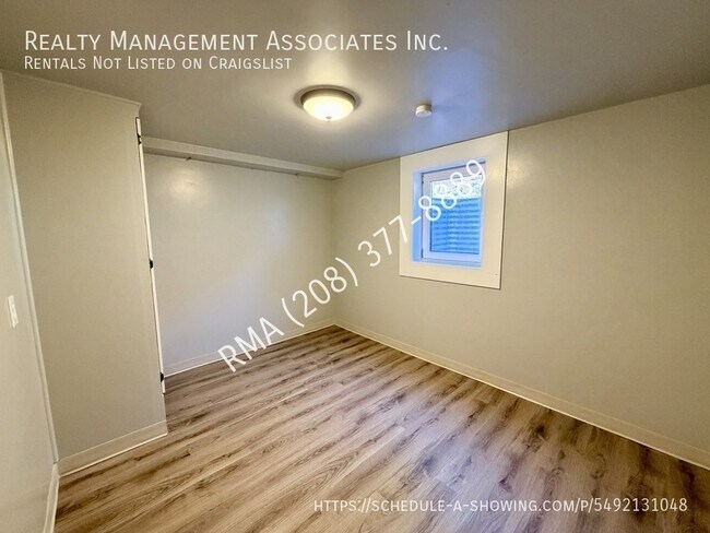 Foto del edificio - 123 S Holly St