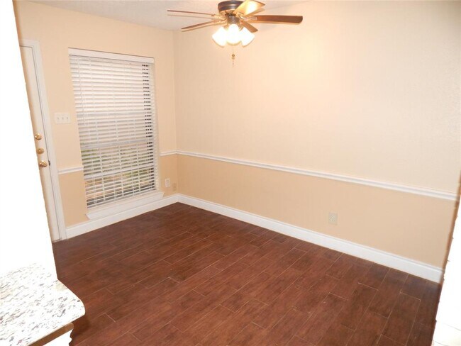 Building Photo - 429 Sunset Dr