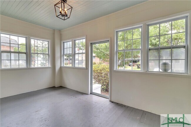 Building Photo - 1111 E 40th St