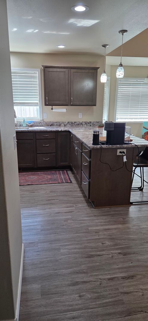 Building Photo - Beautiful & Spacious 3 Bed 2 Bath Directly...