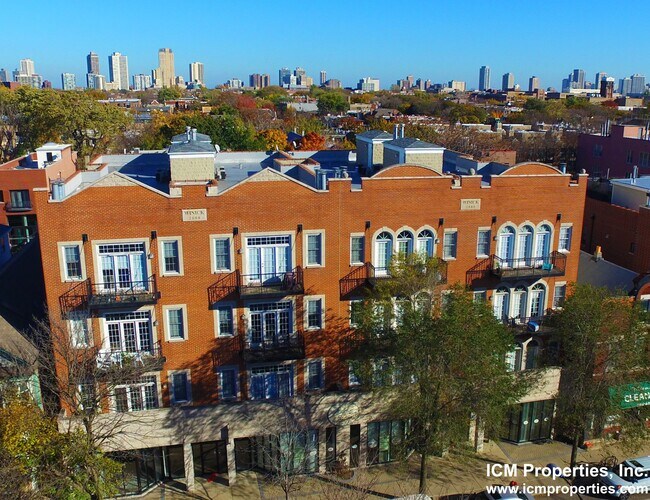 Foto del edificio - 2531 N Southport Ave