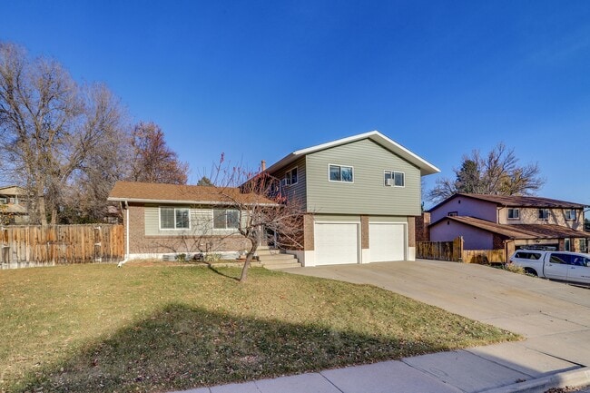 Building Photo - 2860 S Golden Way