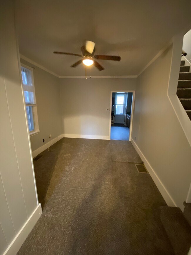Building Photo - 28 Folmer St