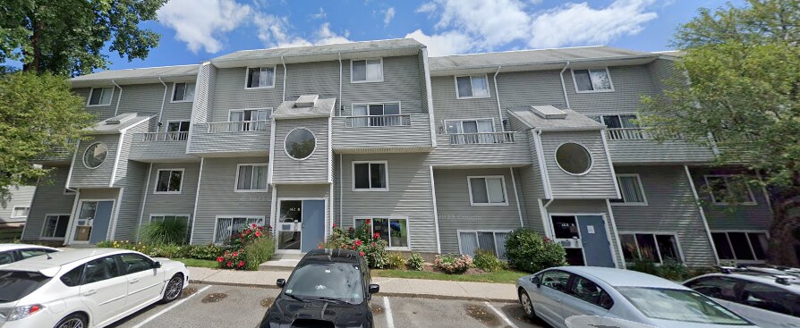 Foto del edificio - 142 North Beacon St
