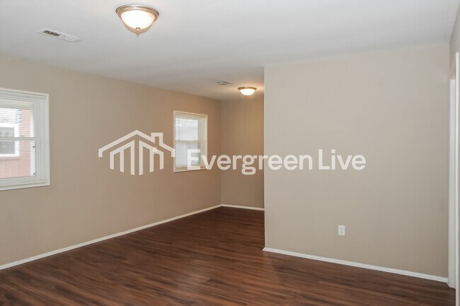 Foto del edificio - 1004 8th Ave SW