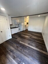 Building Photo - 322 Village Way