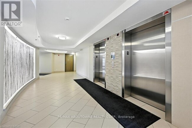 Building Photo - 3070-3070 Rotary Way