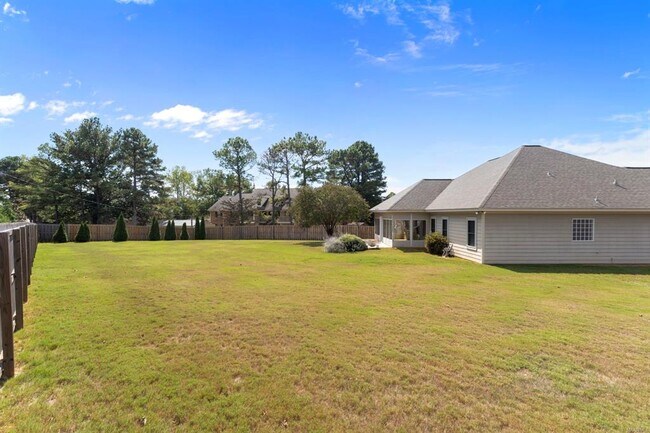 Foto del edificio - 704 Briarcliff Pl