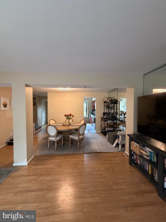 Foto del edificio - 572 Atwood Ct