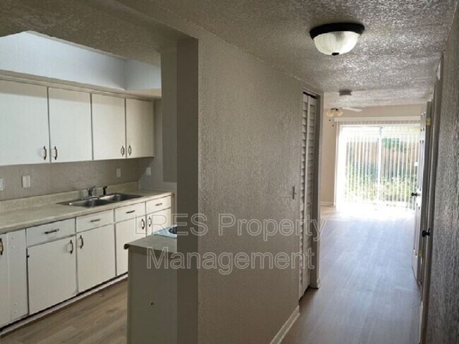 Foto del edificio - 1603 Terrace Dr