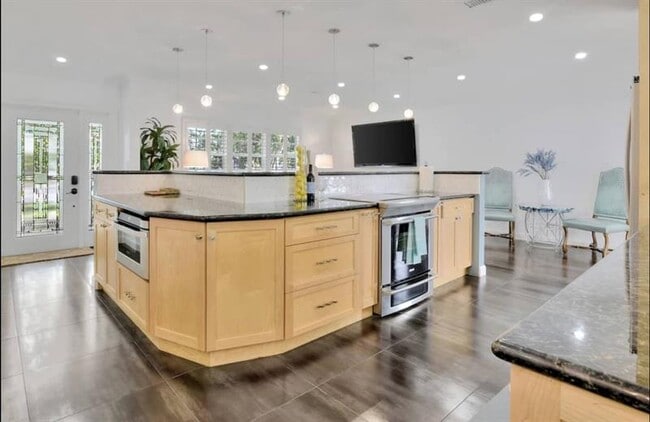 Foto del edificio - 105 Orchard Ridge Ln