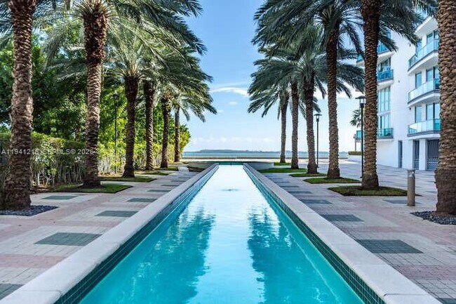 Building Photo - 1331 Brickell Bay Dr