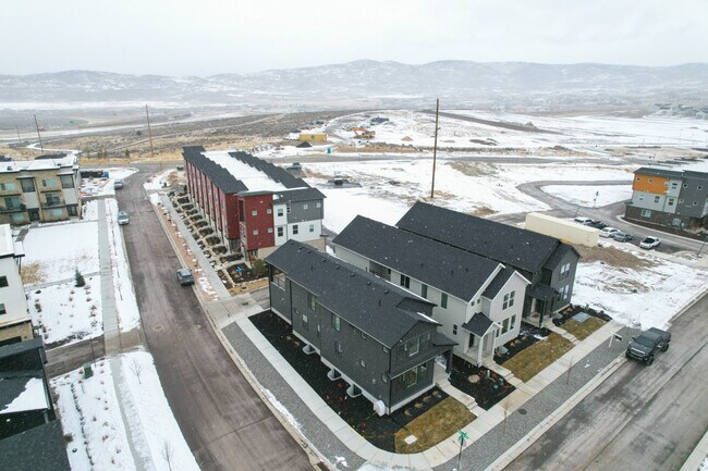 Foto del edificio - 6629 Purple Poppy Ln