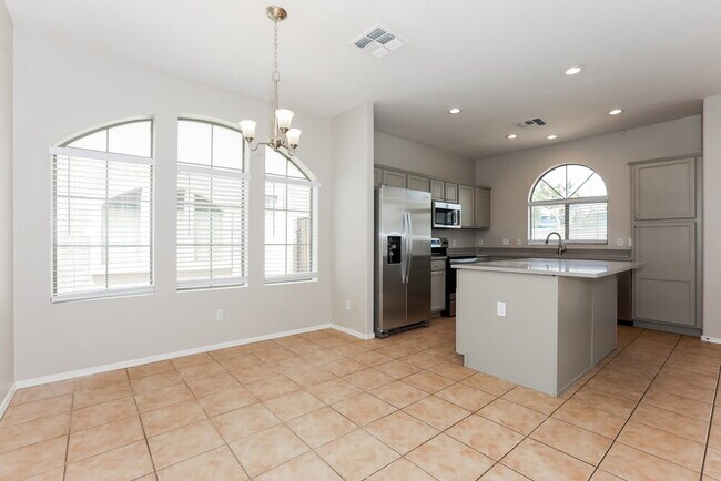 Foto del edificio - 5334 E Harmony Ave