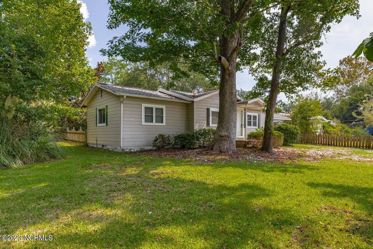 2029 Watts Landing Rd, Hampstead, NC 28443 House Rental in Hampstead