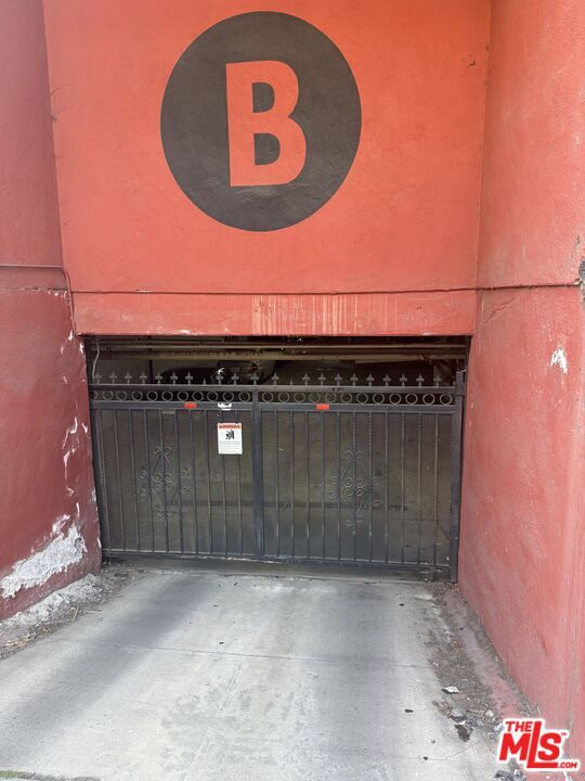 Foto del edificio - 1816 N Gramercy Pl