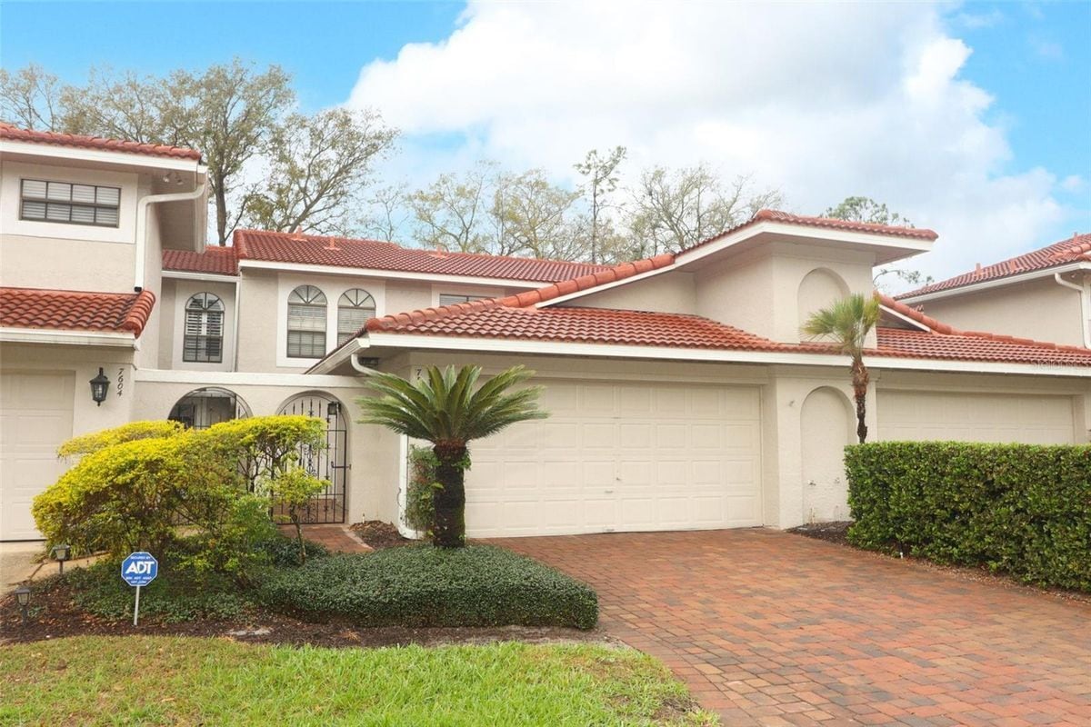 Foto principal - 7536 Fenwick Cove Ln
