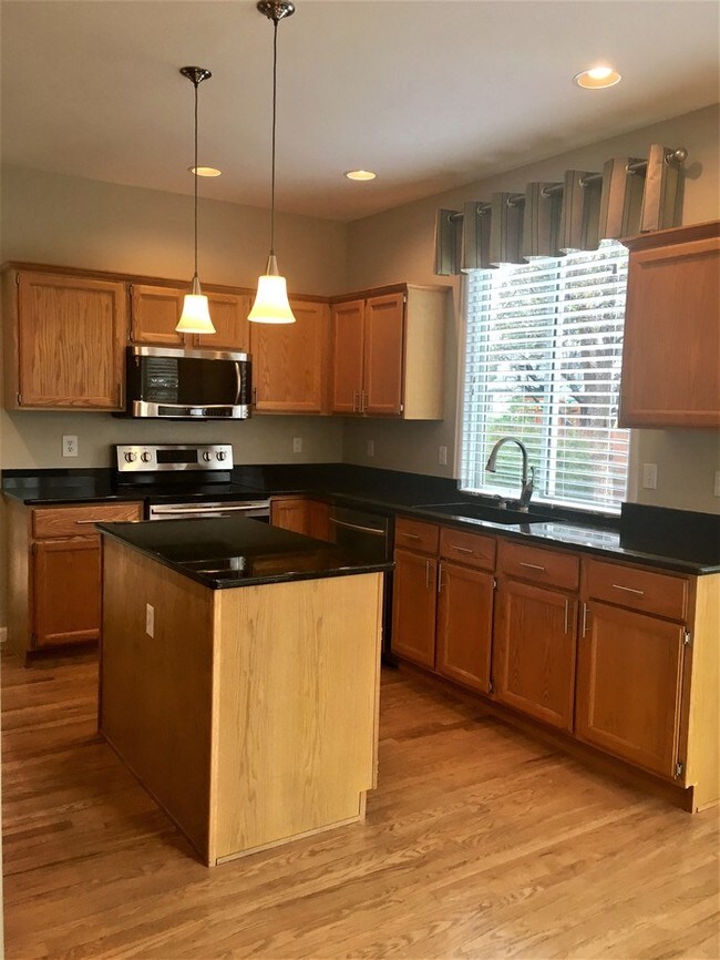 Building Photo - Wonderful Home in Smoky Ridge