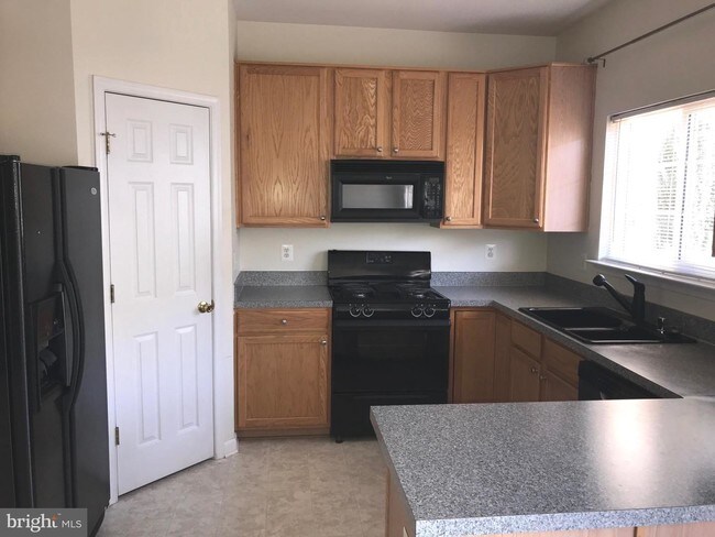Building Photo - 2257 Forsythia Dr