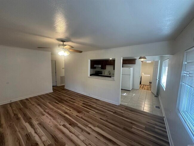Foto del edificio - 6709 Hindman Pk Wy