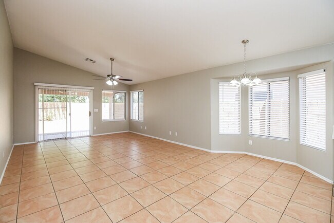 Foto del edificio - 4790 W Shannon Ct