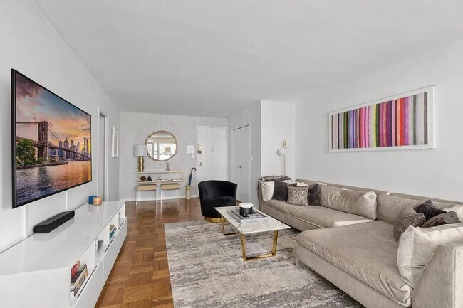 Building Photo - 2 bedroom in NEW YORK NY 10011