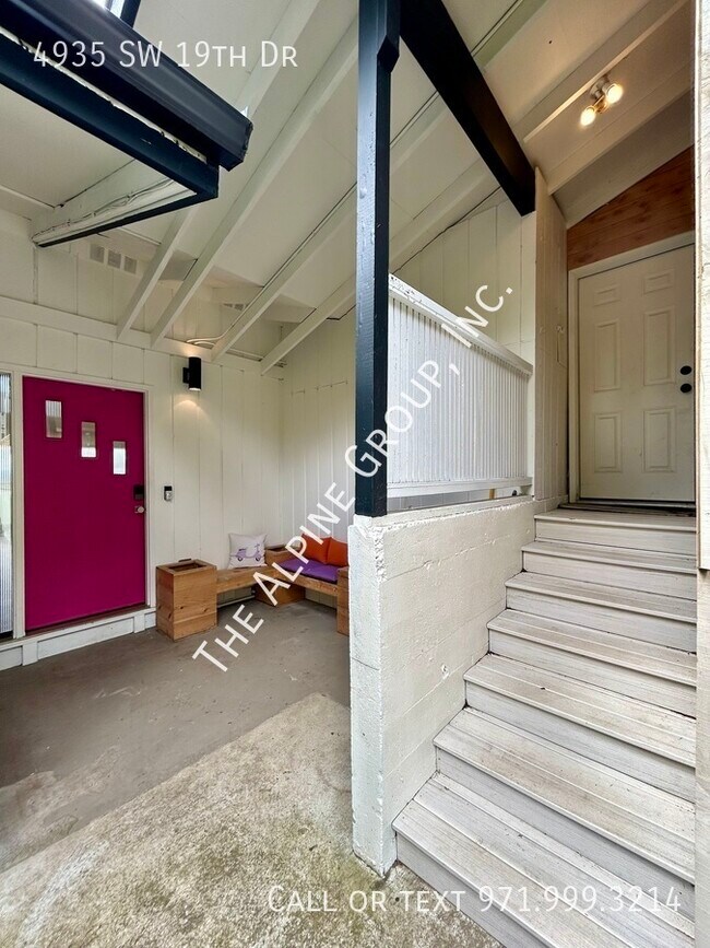 Building Photo - 4935 SW 19th Dr