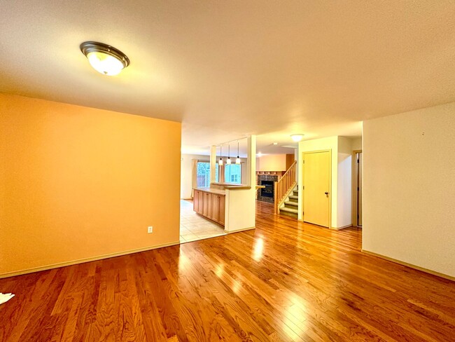 Foto del edificio - 4bd/2.75ba Renton Home