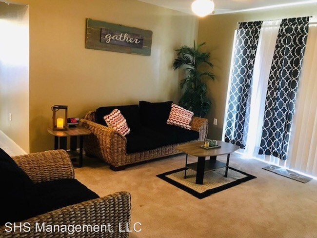 Building Photo - 3 br, 2 bath Apartment - 7 Homestretch Lane