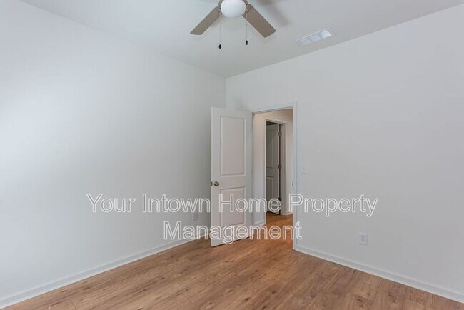 Foto del edificio - 2800 Mango Cir NW