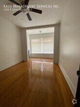 Building Photo - 1509 E 54th St