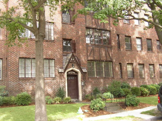 Windsor Manor A Section Entr. - 832 Gates Ave
