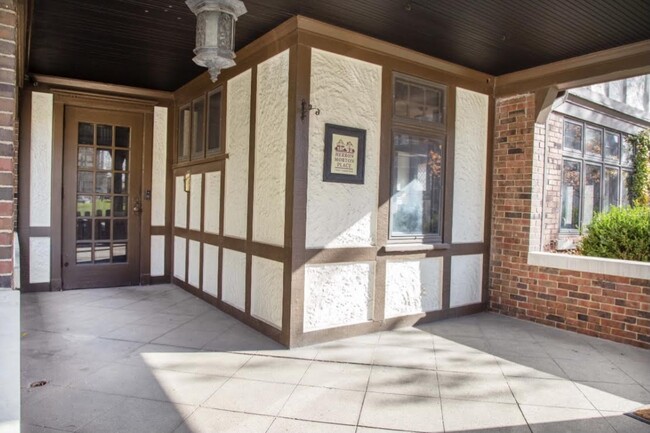 Building Photo - 1605 N Talbott St