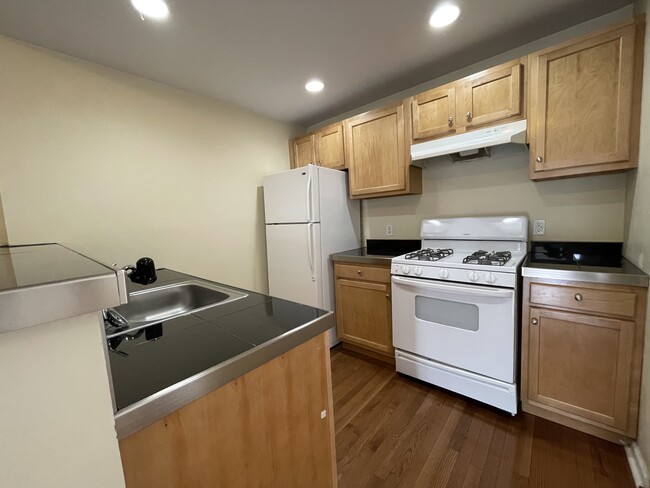 Foto del edificio - 5309 Wellesley Ave