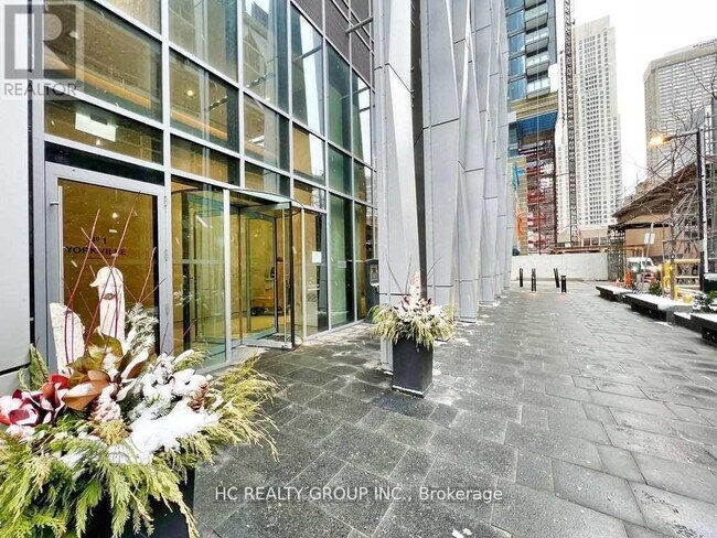 Photo du bâtiment - 1 Yorkville Ave