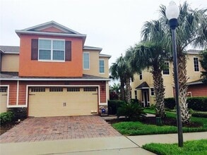 Building Photo - 1049 Priory Cir