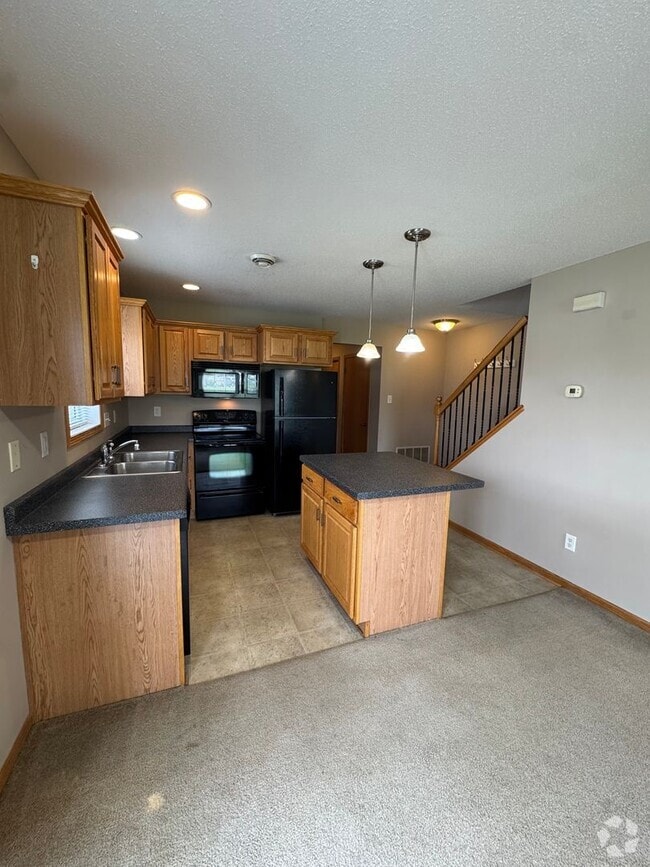 Building Photo - 510 Pointe Ct SW