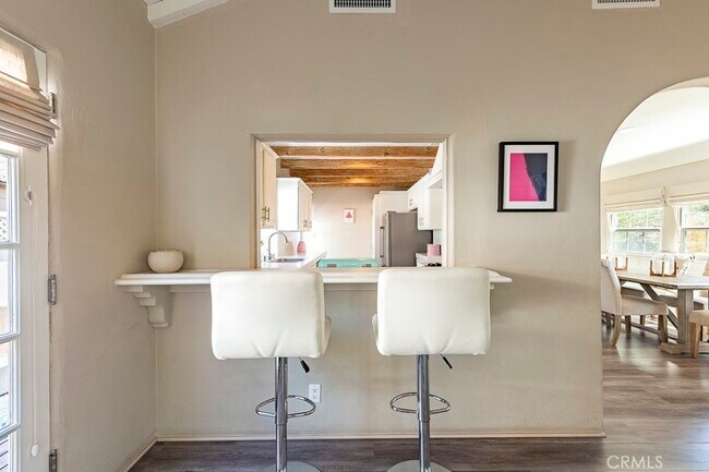 Foto del edificio - 5505 Vesper Ave