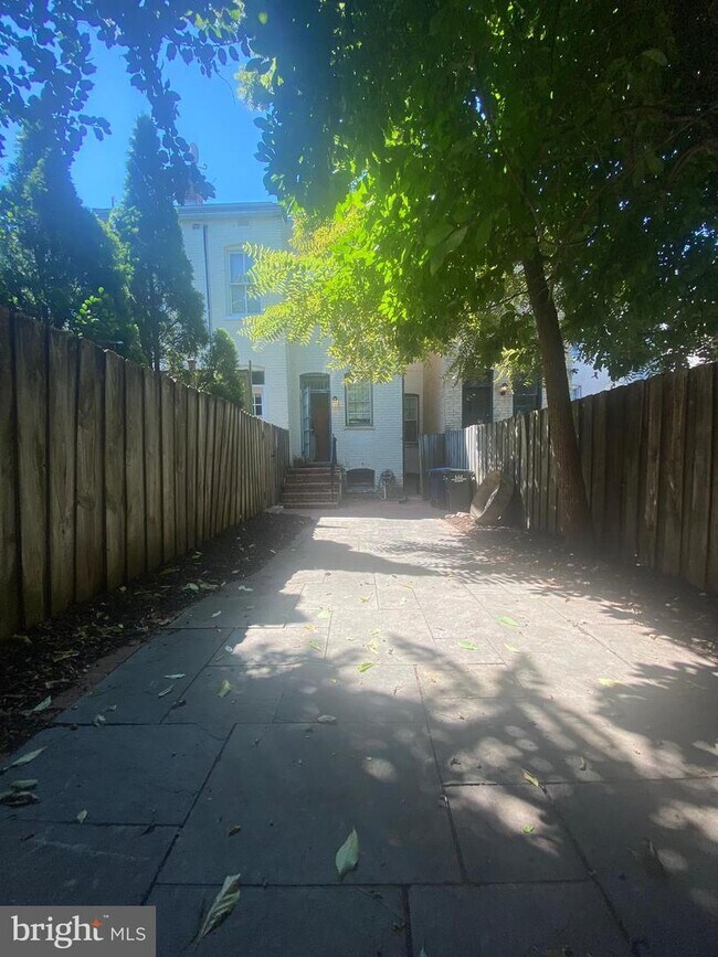 Foto del edificio - 3511 O St NW