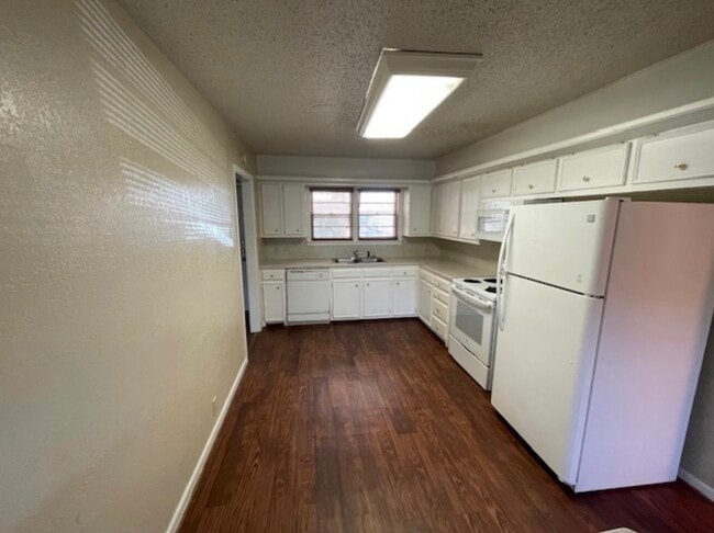 Building Photo - 3410 33rd St